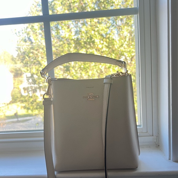 COPY - Coach Pebble Bucket Bag - Picture 3 of 3